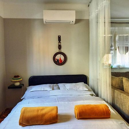 Belvarosi Studio Apartman غيور المظهر الخارجي الصورة