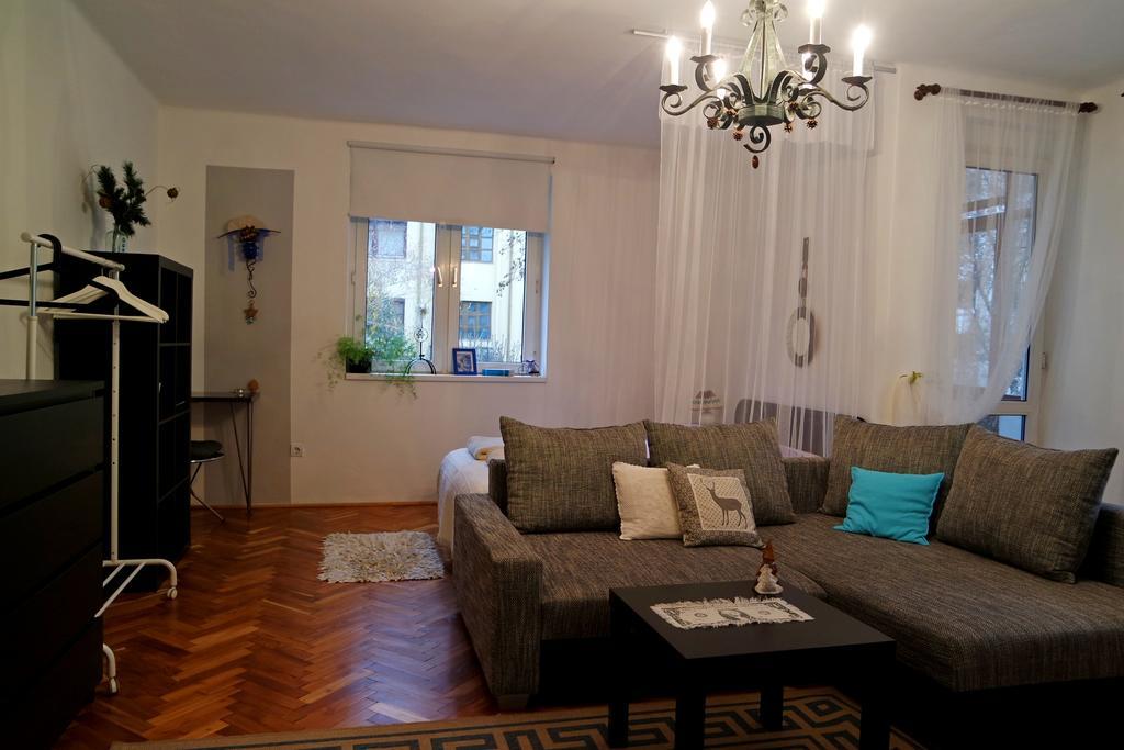 Belvarosi Studio Apartman غيور المظهر الخارجي الصورة