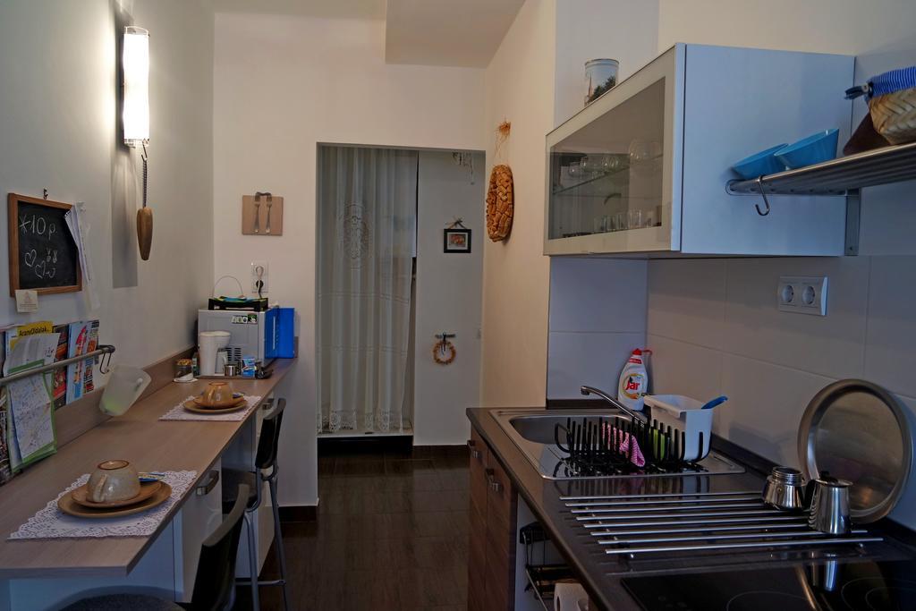 Belvarosi Studio Apartman غيور المظهر الخارجي الصورة